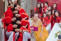 Đứng ngồi không yên trước dàn bê tráp 9 người nổi bật hơn cả cô dâu ở Hà Nội