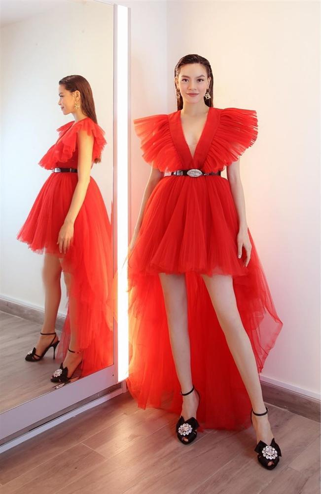 Sát sạt ngày cưới, Đông Nhi có màn đụng hàng cực gắt với Hà Hồ - Minh Hằng-4