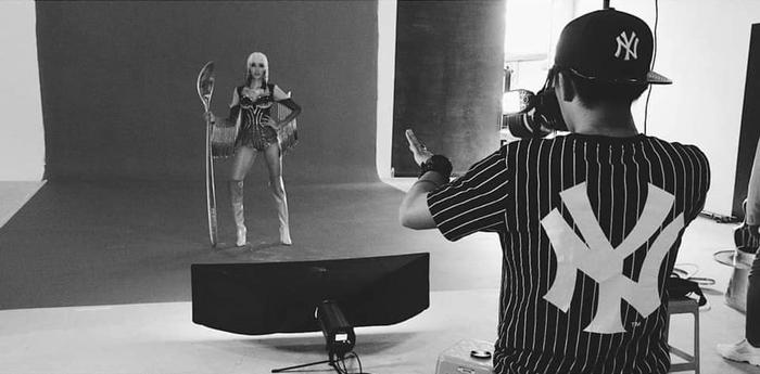 Hoàng Thùy sẽ trình diễn trang phục dân tộc tại Miss Universe 2019 với một chiếc thìa siêu to khổng lồ?-10