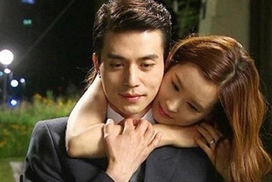 Đến nhà bạn trai 1 đời vợ, tôi gai người với hành động 'vì con' của anh và vợ cũ