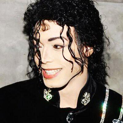 Người hâm mộ chi 30.000 USD để phẫu thuật thành Michael Jackson-10
