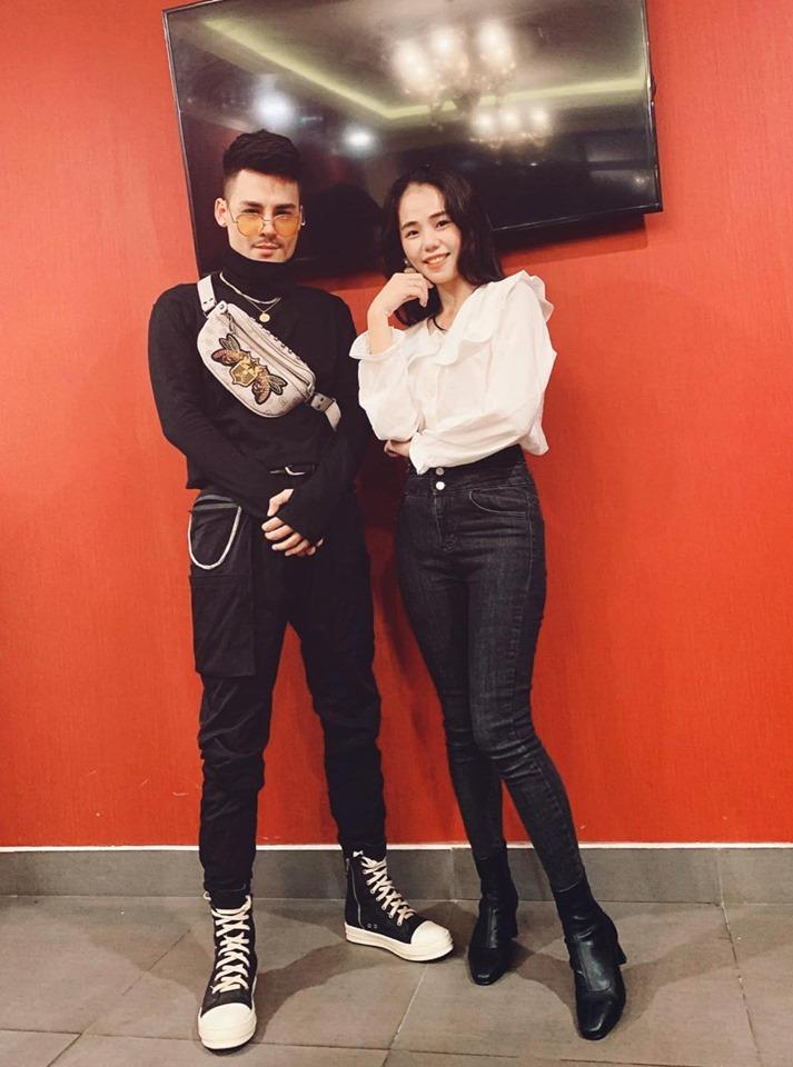 Khoe ảnh selfie với Hương Ly lại còn đá đểu Khắc Việt, Hoa Vinh bị dân mạng dè bỉu: Nồi nào úp vung nấy-2