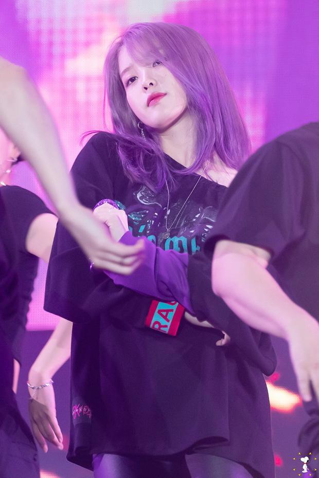 IU hóa tiên tử với mái tóc tím lịm khiến ai nhìn cũng mê-8