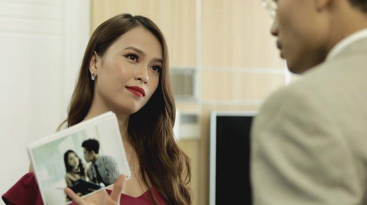 Gặp chồng ôm ấp người khác giữa phố, cô vợ có màn xử lý nhẹ nhàng ai cũng phải nể phục-2