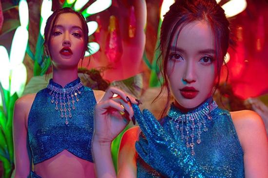 Giữa ồn ào tranh cãi 'hát nhép', fan Bích Phương lan truyền clip hát live chứng minh giọng thật 'nuốt đĩa'