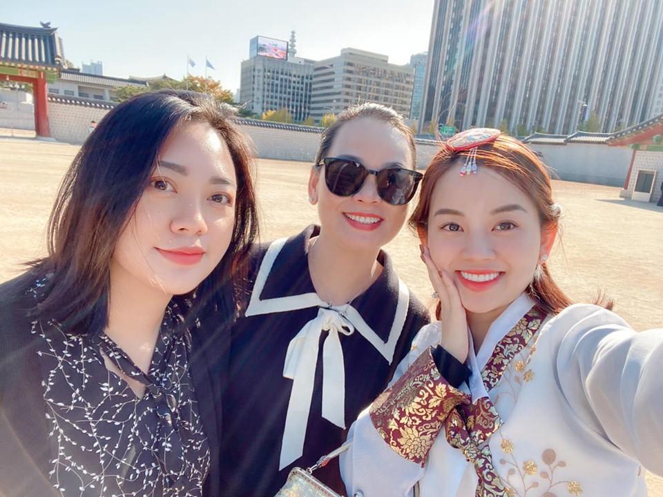 Khoe ảnh cả nhà sang Hàn Quốc thăm em gái nhưng ngoại hình của bố mẹ Ly Kute làm ai cũng bất ngờ-8