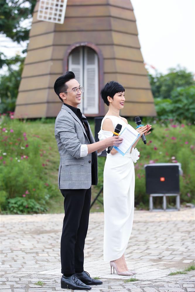 Con gái Xuân Lan làm vedette ở tuổi lên 6 mà catwalk thần thái chẳng thua mẹ-4