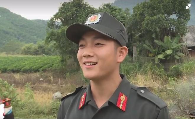 Chiến sĩ CSCĐ bất ngờ nổi tiếng sau khi xuất hiện trên truyền hình-1