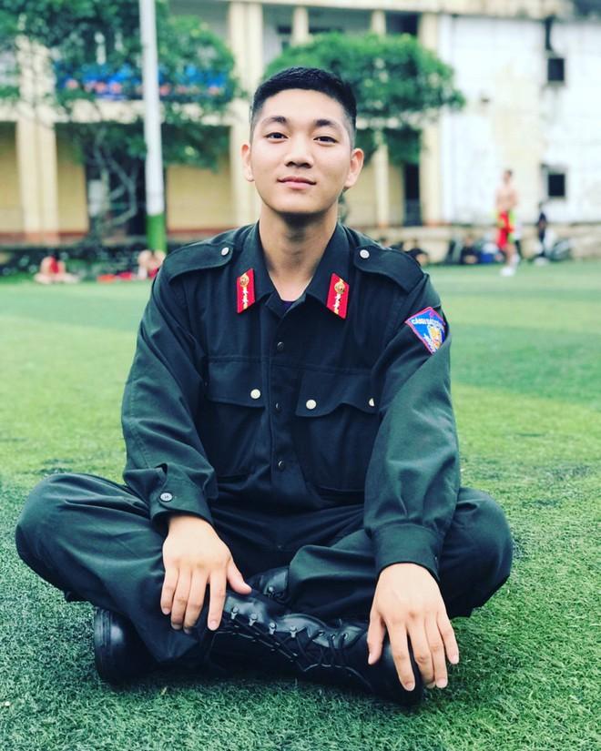 Chiến sĩ CSCĐ bất ngờ nổi tiếng sau khi xuất hiện trên truyền hình-2