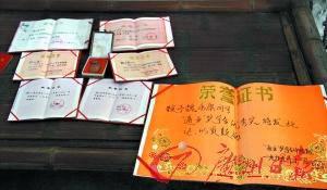 2 tuổi là thần đồng, 17 tuổi mẹ vẫn bón thức ăn, bé trai nhận thảm kịch khi trưởng thành-2