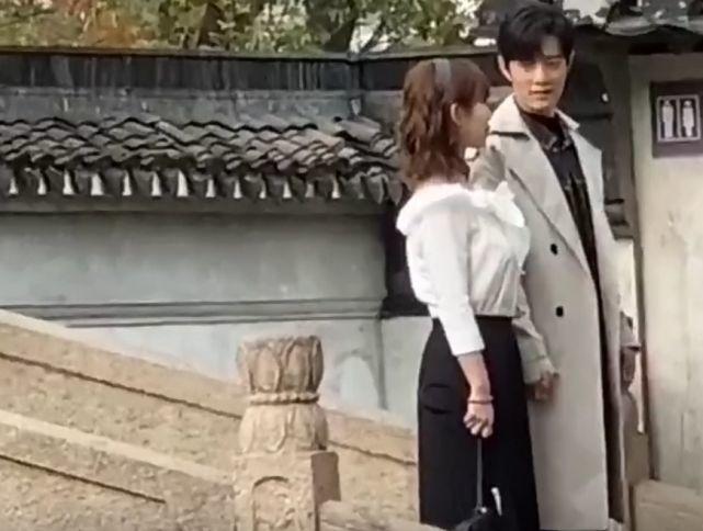 Nghi ngờ Tiêu Chiến và Dương Tử phim giả tình thật: Kết thúc cảnh quay vẫn lén lút nắm tay nhau-1
