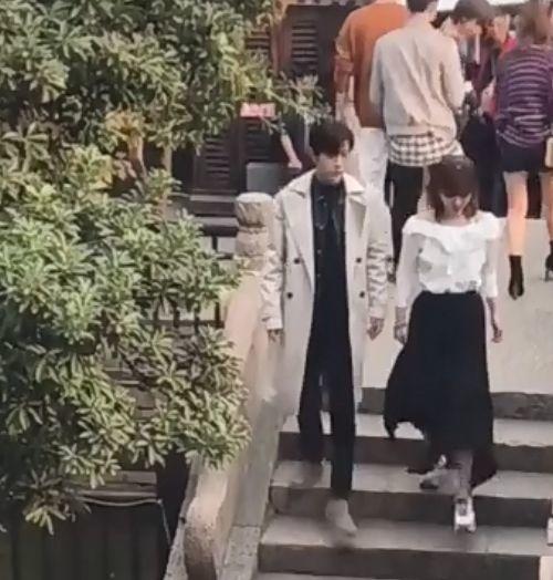 Nghi ngờ Tiêu Chiến và Dương Tử phim giả tình thật: Kết thúc cảnh quay vẫn lén lút nắm tay nhau-2