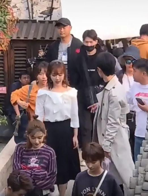 Nghi ngờ Tiêu Chiến và Dương Tử phim giả tình thật: Kết thúc cảnh quay vẫn lén lút nắm tay nhau-4