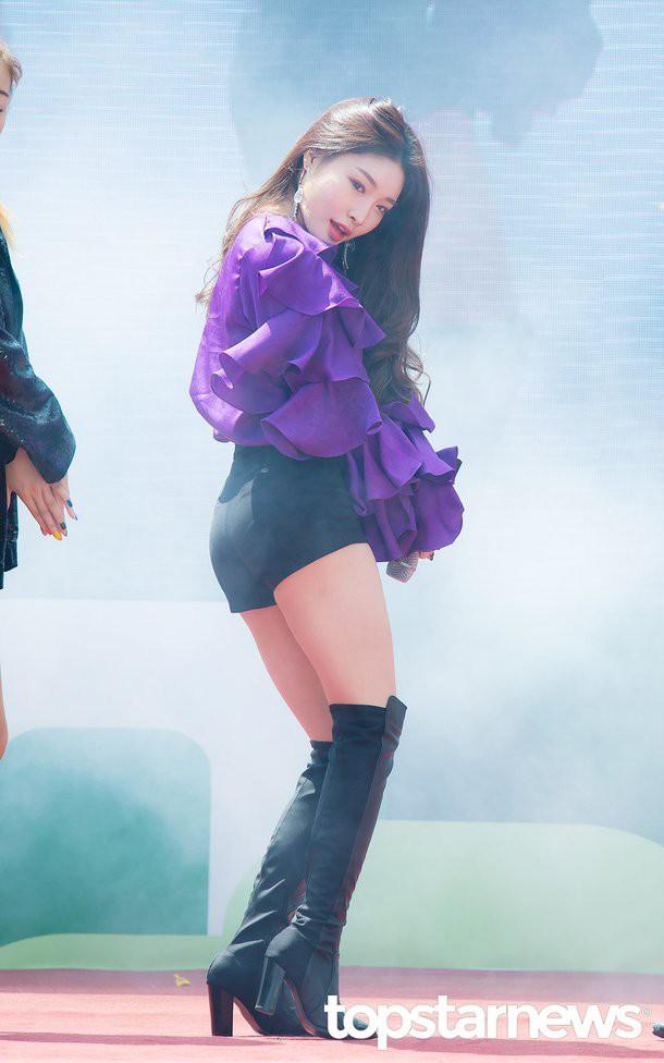 5 biểu tượng sexy Kpop thường mặc đồ hở, bó sát lên sân khấu-4