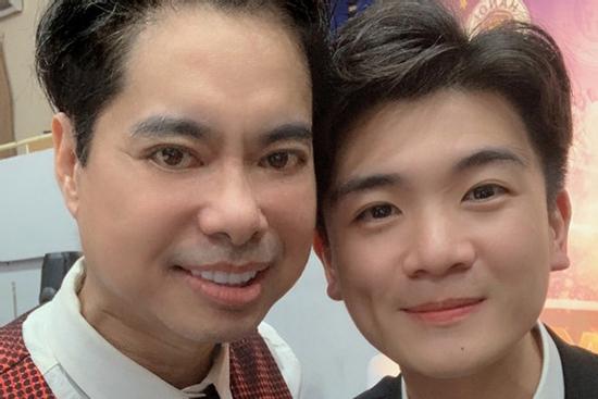 Con trai bầu Hiển và Ngọc Sơn hát 'Vầng trăng cô đơn'