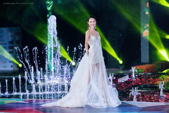 Lương Thùy Linh gia nhập Ngũ đại mỹ nhân có chiều cao khủng nhất lịch sử Việt Nam tại Miss World-16