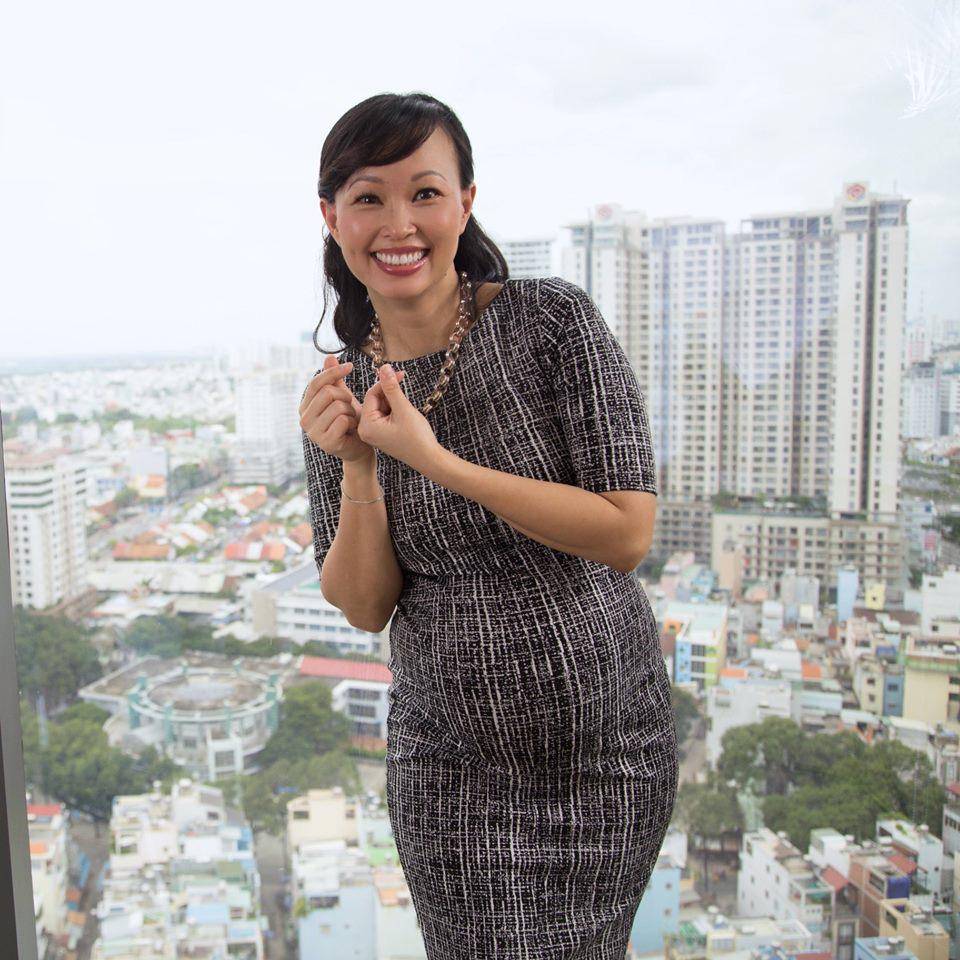 Khoe bụng bầu ở tuổi 42, Shark Linh - Thương Vụ Bạc Tỷ làm ai cũng bật cười khi tiết lộ bí quyết sống ảo-3