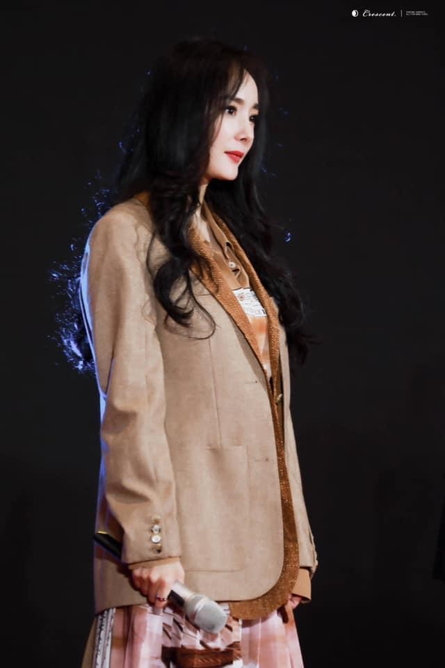 Ảnh 14 năm trước của Dương Mịch gây sốt vì xinh đẹp hơn cả bây giờ-10