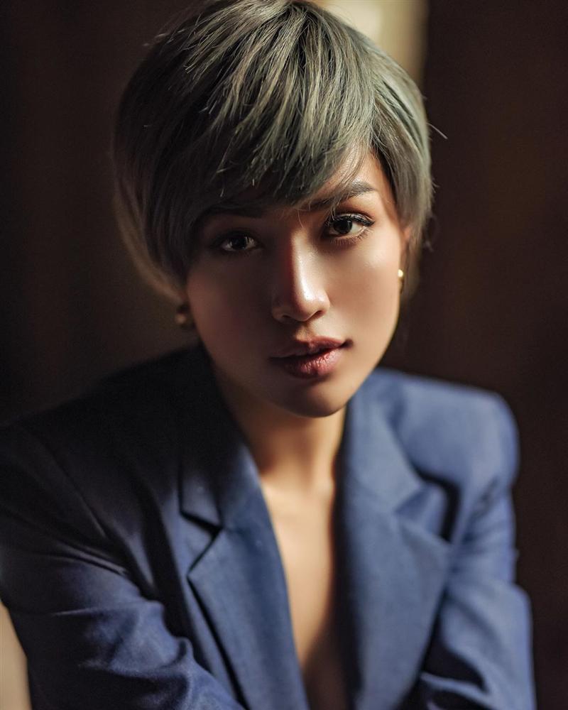 Bản tin Hoa hậu Hoàn vũ 6/11: Bất ngờ để tóc tém, Lệ Hằng đẹp hơn cả HHen Niê?-1