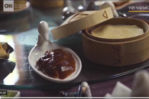 Trèo lên vách đá dựng đứng, mạo hiểm tính mạng hái tổ yến-1