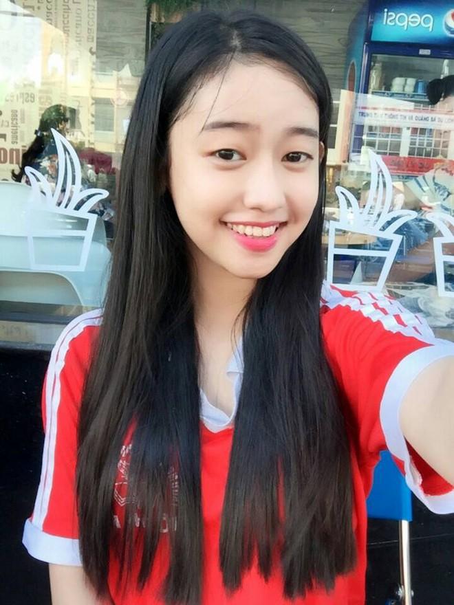 Nhiều hot girl bị tẩy chay vì lột đồ, khoe thân phản cảm-7