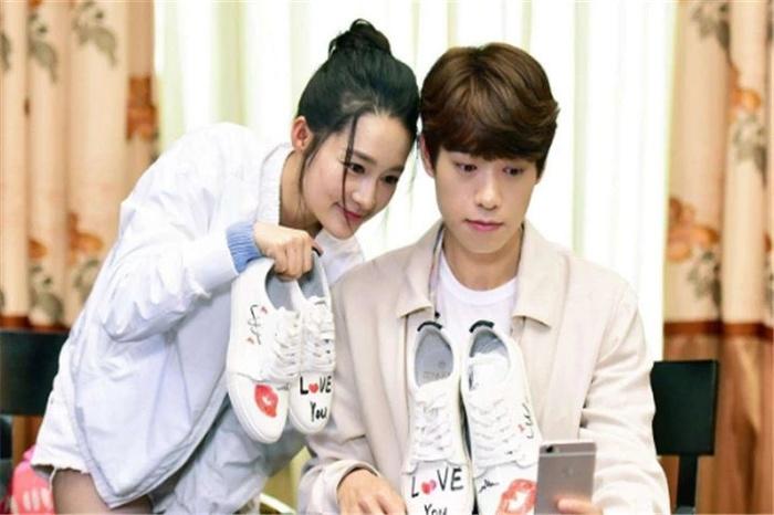 Ngụy Đại Huân thân mật với Lý Thấm, dân mạng réo gọi: Đau lòng Dương Mịch!-5