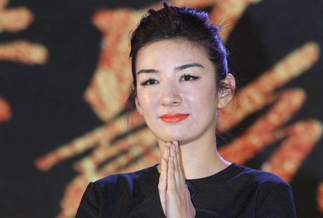 Chỉ vì phẫu thuật thẩm mỹ, loạt mỹ nhân Hoa ngữ lâm cảnh lao dốc từ ngoại hình tới sự nghiệp-20