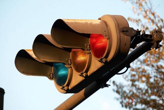 Lý do đèn giao thông ở Nhật Bản có màu xanh dương