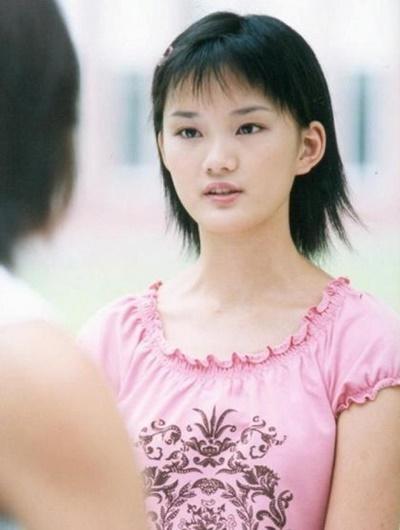 Cô gái xấu xí Cbiz từng gây tranh cãi với mái tóc nham nhở, 10 năm sau hóa thành nàng thơ tóc mây không ai nhận ra-1