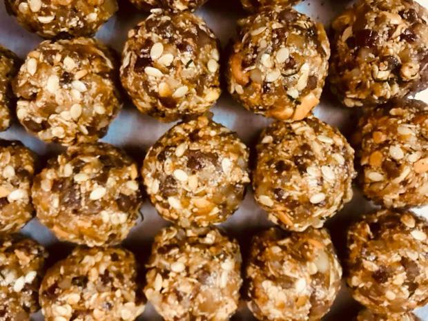 Làm bánh trung thu giữa mùa đông, nghệ sĩ Xuân Hương được cư dân mạng hết lời tán dương vì đã khéo tay lại hay làm-2