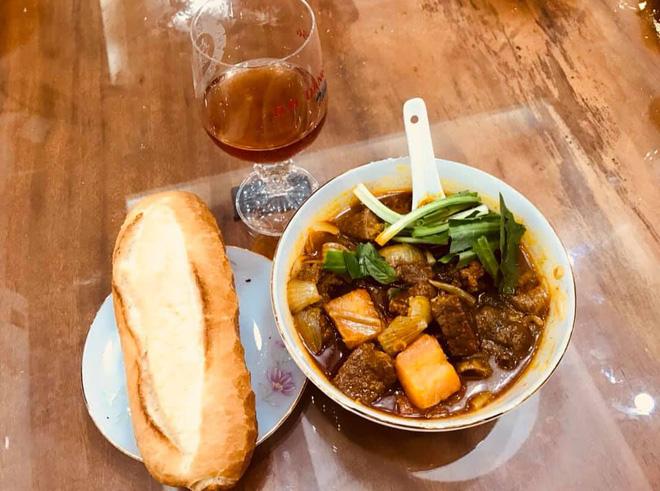 Làm bánh trung thu giữa mùa đông, nghệ sĩ Xuân Hương được cư dân mạng hết lời tán dương vì đã khéo tay lại hay làm-3