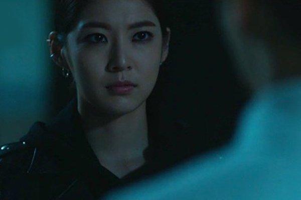 Phá cửa phòng trang điểm tìm cô dâu, tôi choáng váng thấy em cởi váy cưới trao người khác-2