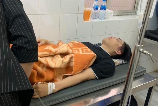 Nam sinh qua nguy kịch sau khi bị người rơi từ tầng 13 đè trúng