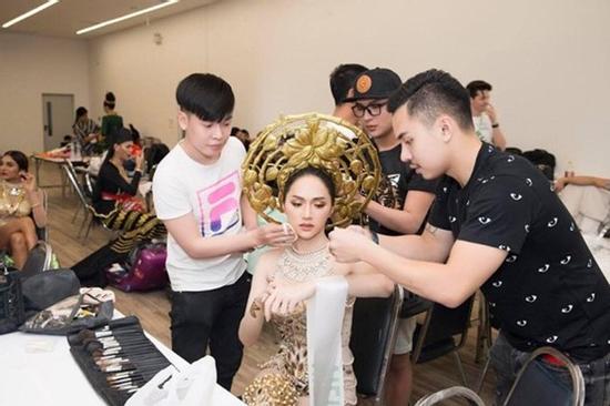 Ai sướng như Nhã Phương - Hương Giang, được chăm sóc như bà hoàng trước khi lên sân khấu