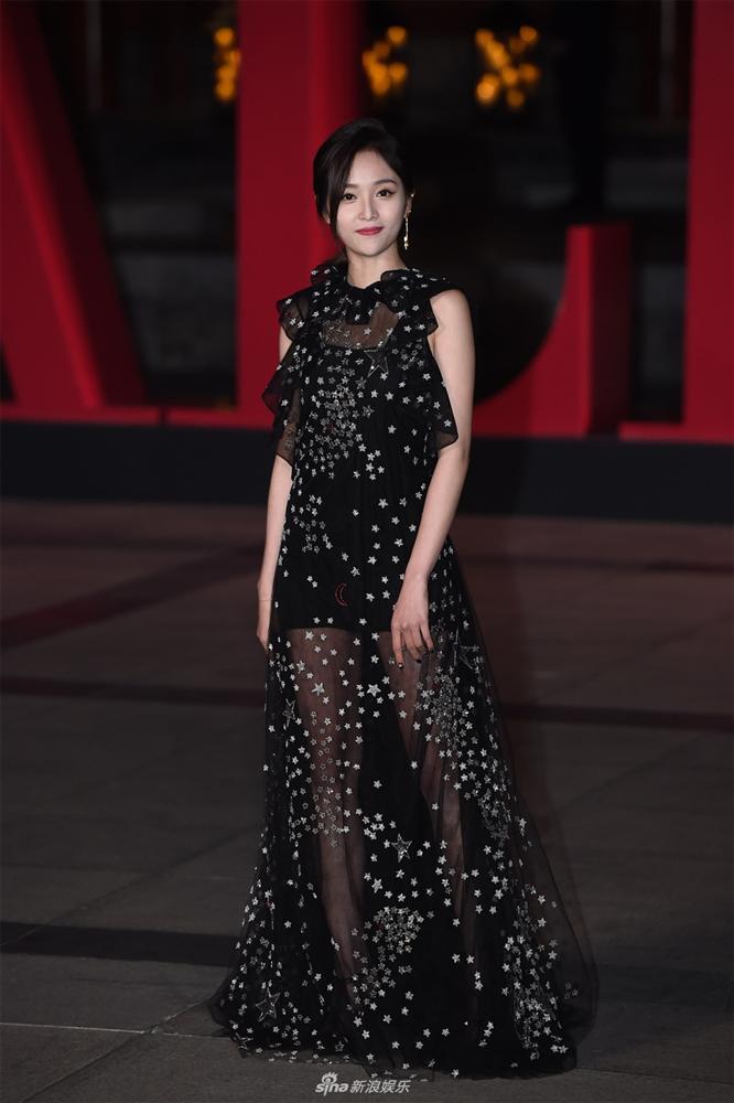 Dàn sao Trung - Hàn đọ sắc: BLACKPINK Rosé cực sang chảnh, Lưu Thi Thi tái xuất đầy quyến rũ-11