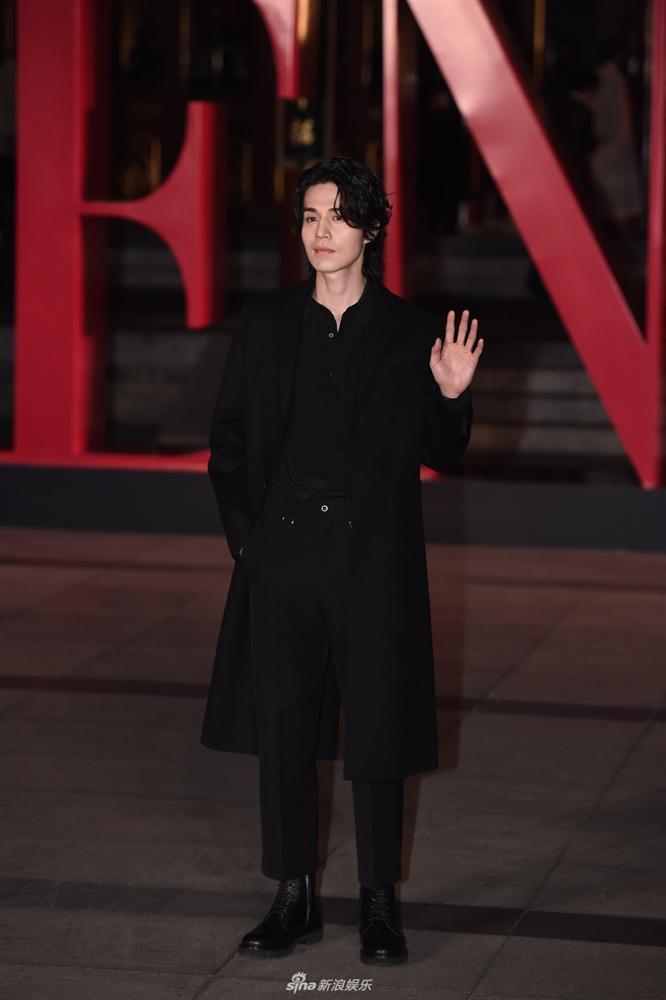 Dàn sao Trung - Hàn đọ sắc: BLACKPINK Rosé cực sang chảnh, Lưu Thi Thi tái xuất đầy quyến rũ-13