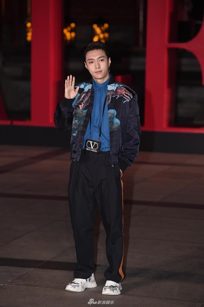 Dàn sao Trung - Hàn đọ sắc: BLACKPINK Rosé cực sang chảnh, Lưu Thi Thi tái xuất đầy quyến rũ-14