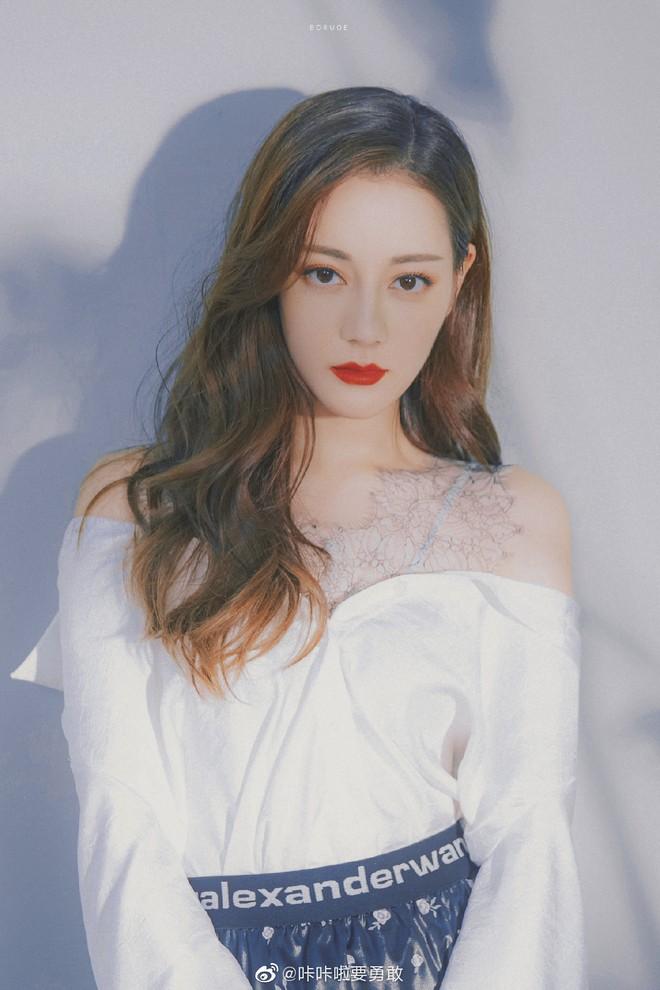 Địch Lệ Nhiệt Ba khoe nhan sắc hàng đầu showbiz-8