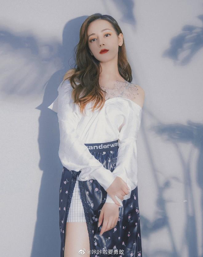 Địch Lệ Nhiệt Ba khoe nhan sắc hàng đầu showbiz-9