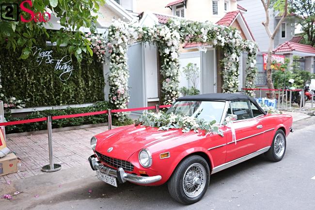 Dàn vệ sĩ áo đen xuất hiện tại nhà Đông Nhi từ sáng sớm-5