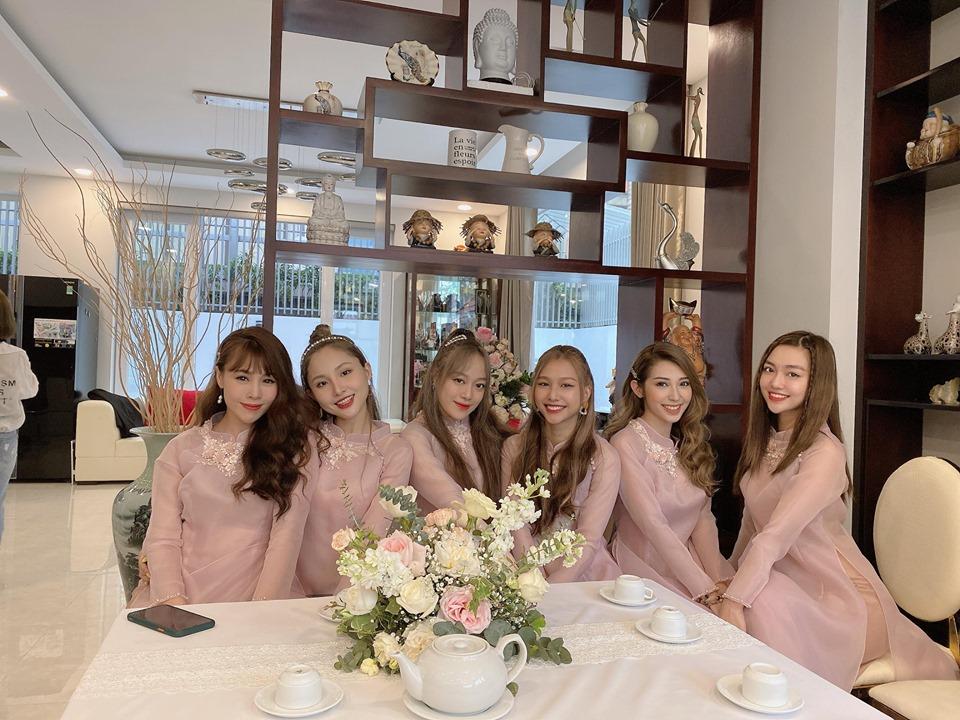 Ông Cao Thắng lộ diện, dàn phù dâu - phù rể toàn trai xinh gái đẹp showbiz-1