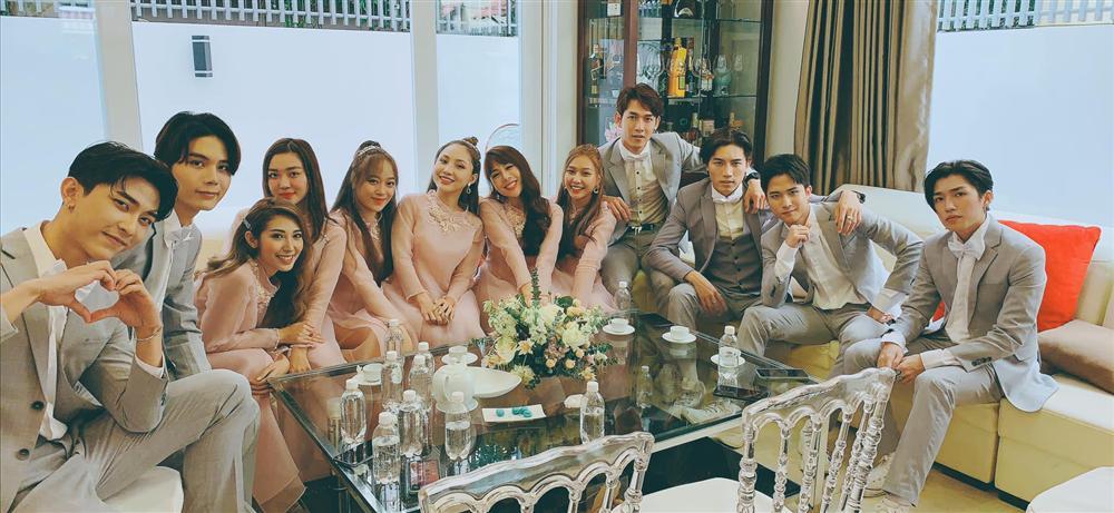 Danh tính không phải dạng vừa của dàn gái xinh bê tráp trong đám hỏi của Đông Nhi và Ông Cao Thắng-2