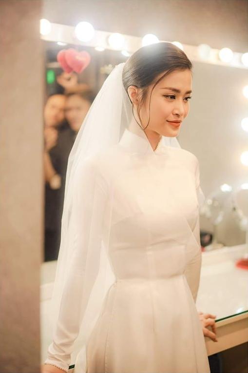 Khoảnh khắc đón chú rể Ông Cao Thắng của Đông Nhi bị cộng đồng mạng chế ảnh cà khịa cực mạnh-2