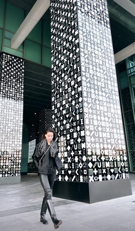 Elly Trần khoe vòng eo 54 cm, Bảo Anh khai thác triệt để đôi chân thon dài-5