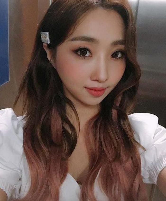 Minzy (2NE1) bất ngờ đăng tải hình ảnh xinh đẹp trong bộ váy cưới, phải chăng cô nàng sắp lên xe hoa?-2