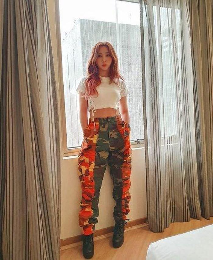 Minzy (2NE1) bất ngờ đăng tải hình ảnh xinh đẹp trong bộ váy cưới, phải chăng cô nàng sắp lên xe hoa?-3