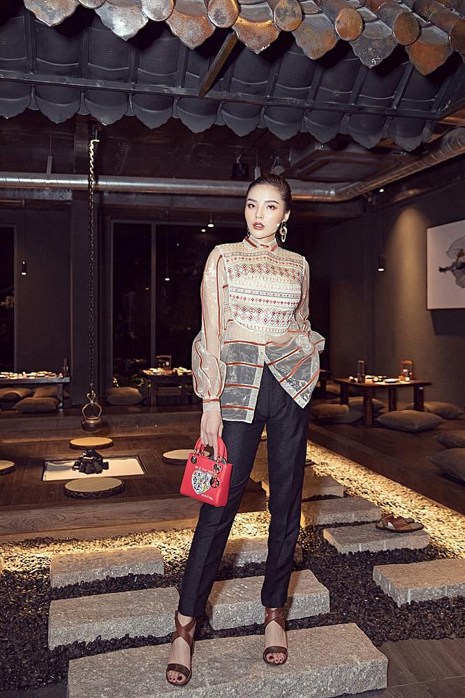 Nhã Phương liên tiếp gây thương nhớ với đầm trắng - Minh Hằng là khách mời mặc đẹp nhất đám cưới Đông Nhi-7