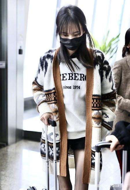 Hết hồn với đôi chân khẳng khiu như que củi của nữ thần thanh xuân Trịnh Sảng-2