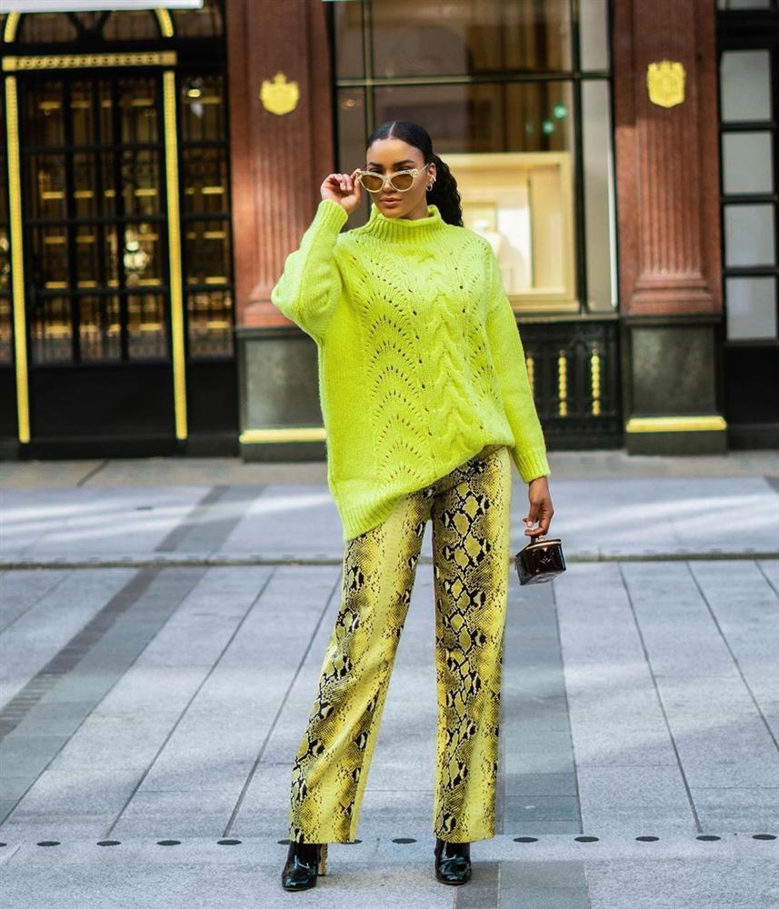 Bản tin Hoa hậu Hoàn vũ 8/11: Ngỡ ngàng với bức họa Hoàng Thùy đẹp y đời thực-5