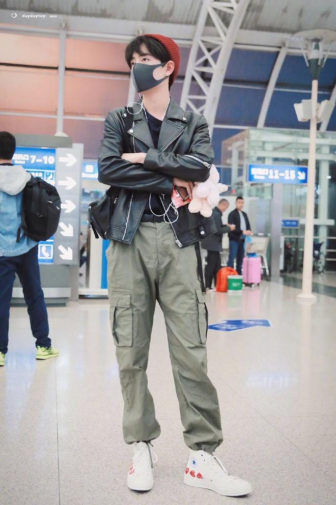 Fan phát hiện Tiêu Chiến và Vương Nhất Bác nhiều lần mặc đụng hàng-6